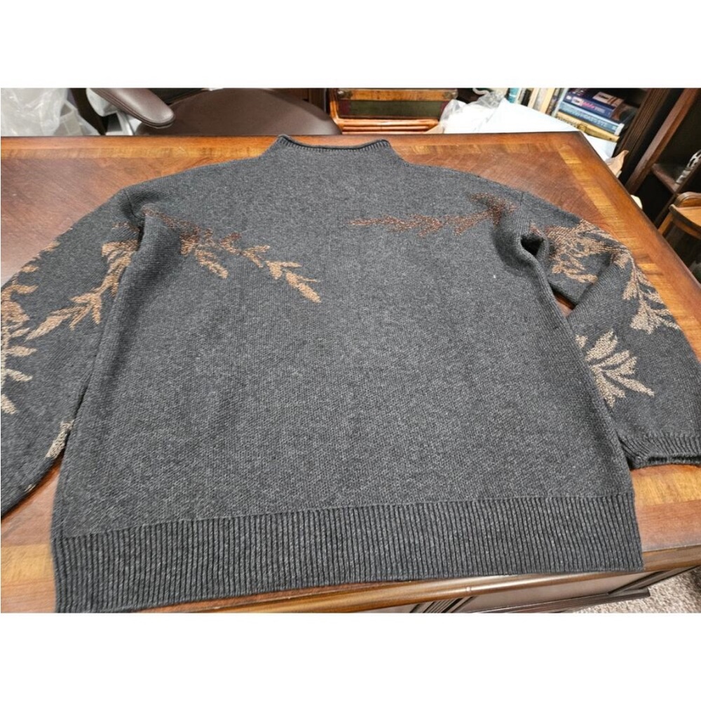 Gray Sweater with Brown